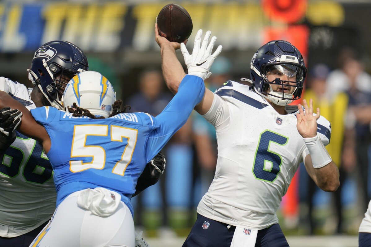 Sam Howell guida 2 drive vincenti mentre Seahawks battano i Chargers 16-3 per rovinare il debutto di Jim Harbaugh